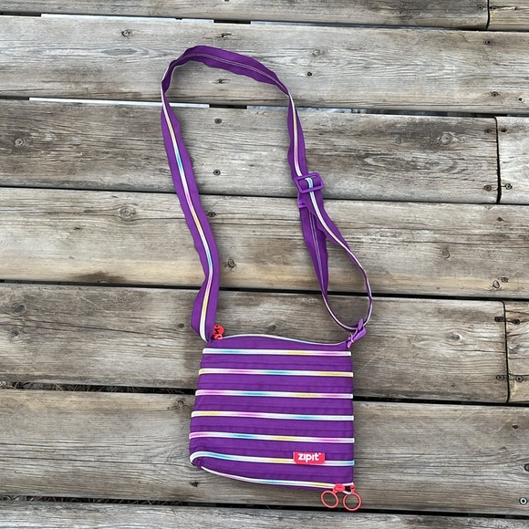 Zipit Crossbody Bag - Picture 8 of 10